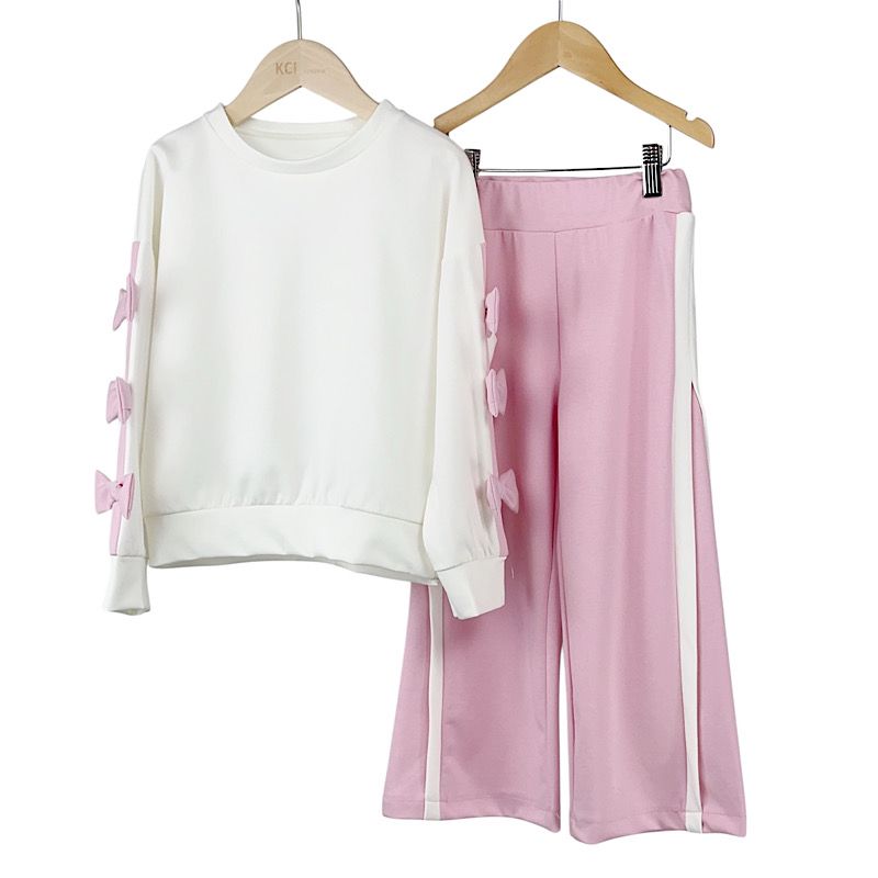 Baby pink lounge