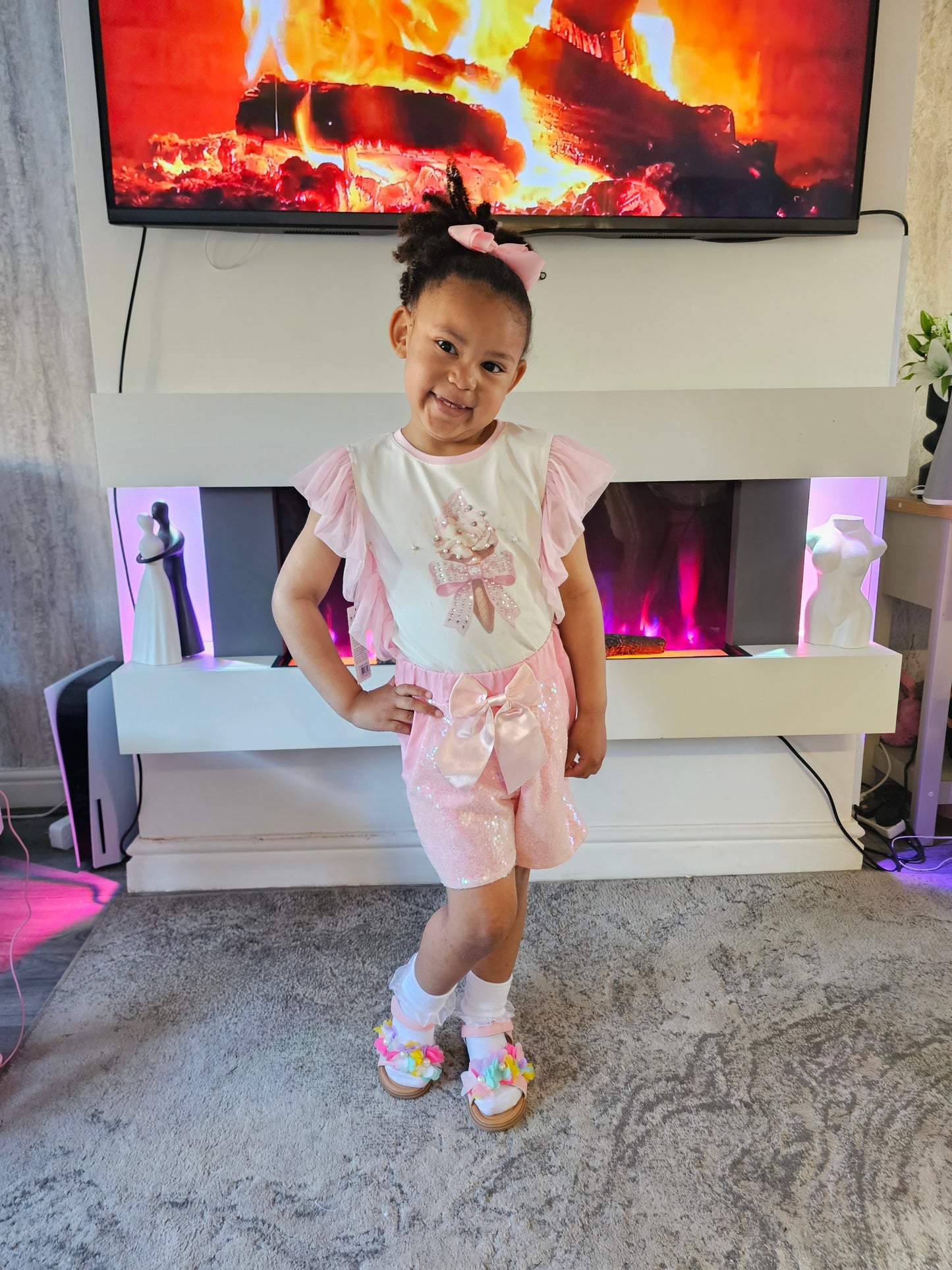 Pink ice cream set