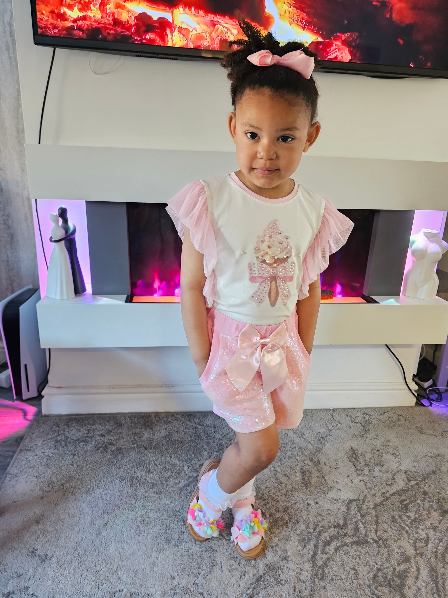 Pink ice cream set
