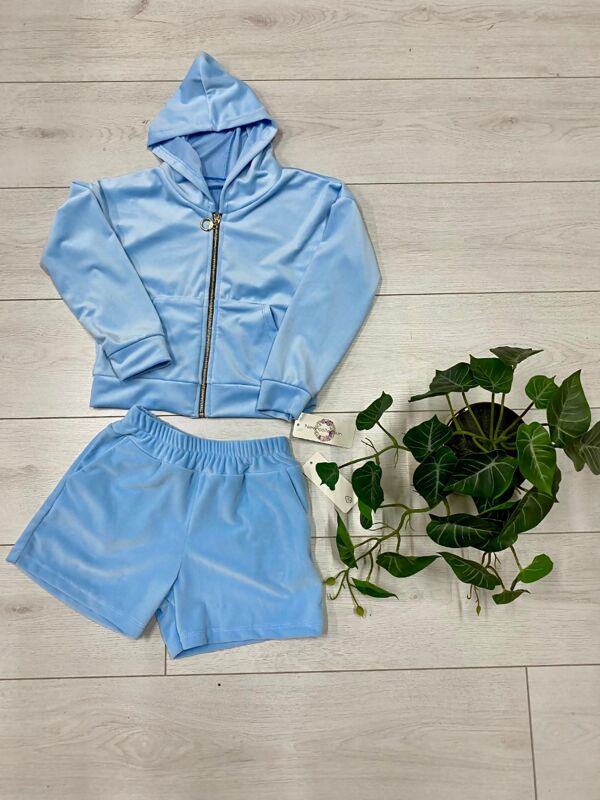 Juicy baby blue