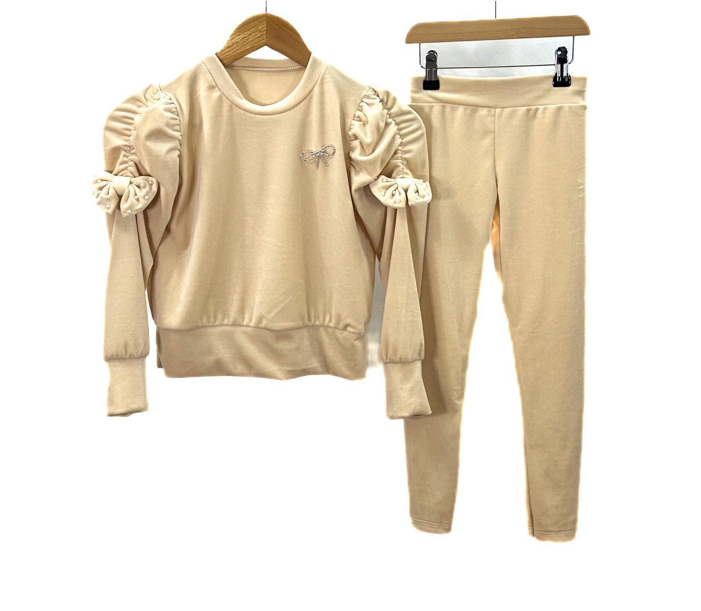 Beige velour lounge